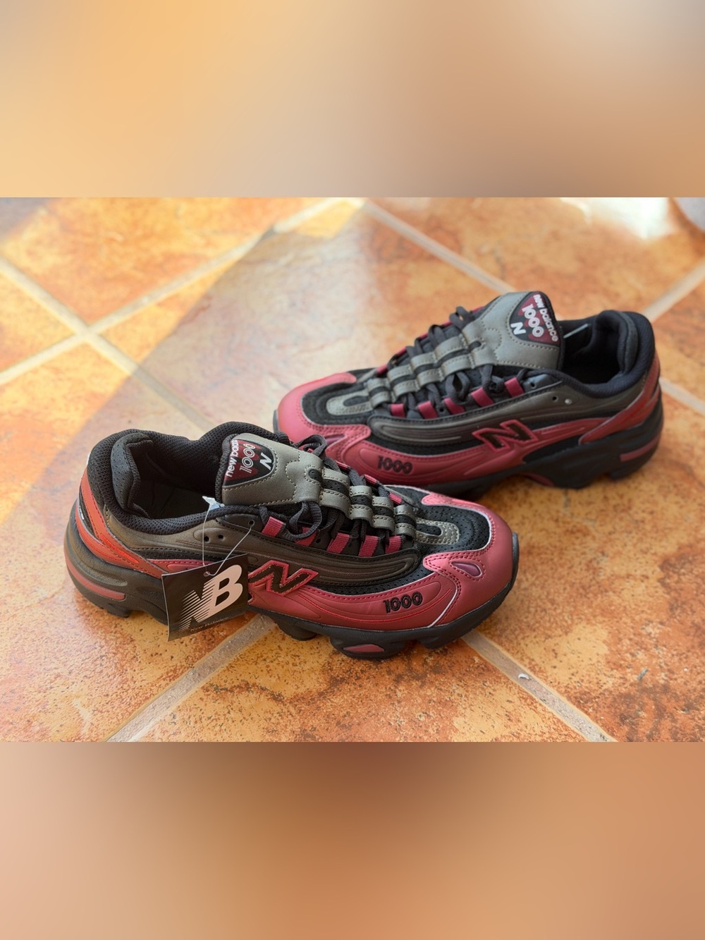 Size 9.5 Men’s And Women’s 11 - New Balance 1000 Burgundy & Black